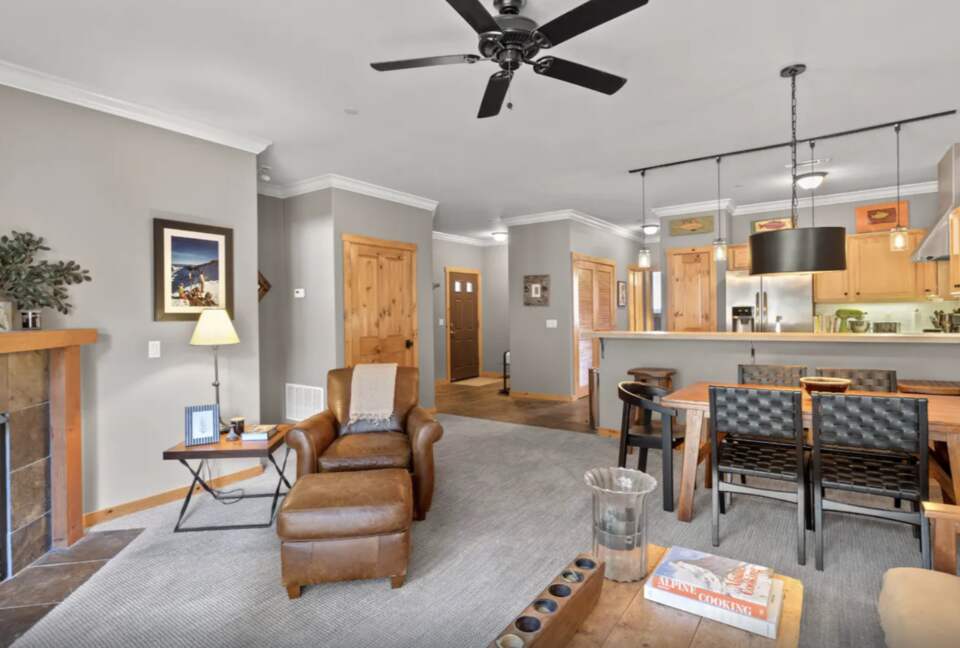 Stylish Truckee Getaway Close to Skiing - Truckee, California
