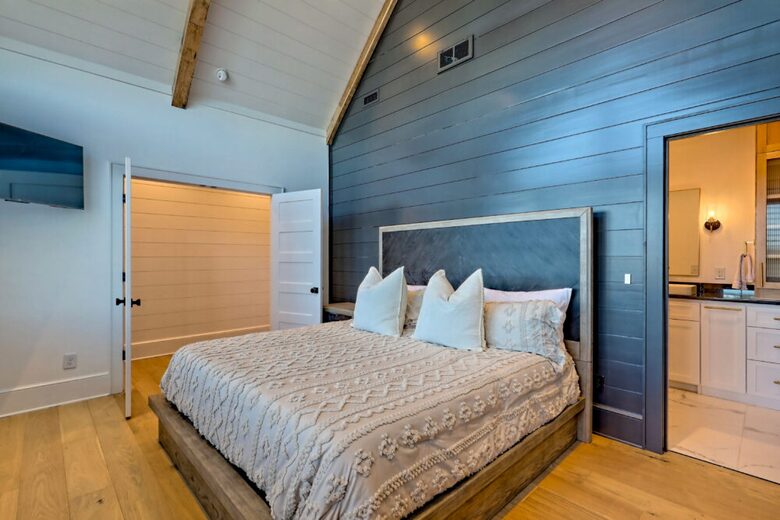 Sunset Views and Sophisticated Lakefront Living - Hayesville, North Carolina