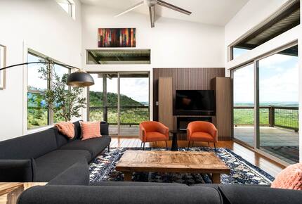 Canyon Lake Escape with Captivating Views - Canyon Lake, Texas