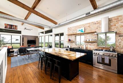 Canyon Lake Escape with Captivating Views - Canyon Lake, Texas