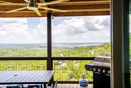 Canyon Lake Escape with Captivating Views - Canyon Lake, Texas