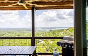 Canyon Lake Escape with Captivating Views - Canyon Lake, Texas
