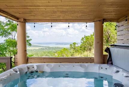 Canyon Lake Escape with Captivating Views - Canyon Lake, Texas