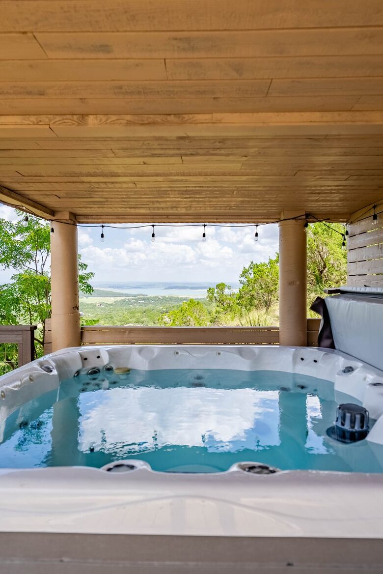 Canyon Lake Escape with Captivating Views - Canyon Lake, Texas