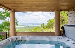 Canyon Lake Escape with Captivating Views - Canyon Lake, Texas