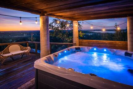 Canyon Lake Escape with Captivating Views - Canyon Lake, Texas