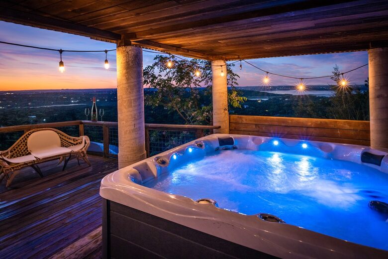 Canyon Lake Escape with Captivating Views - Canyon Lake, Texas