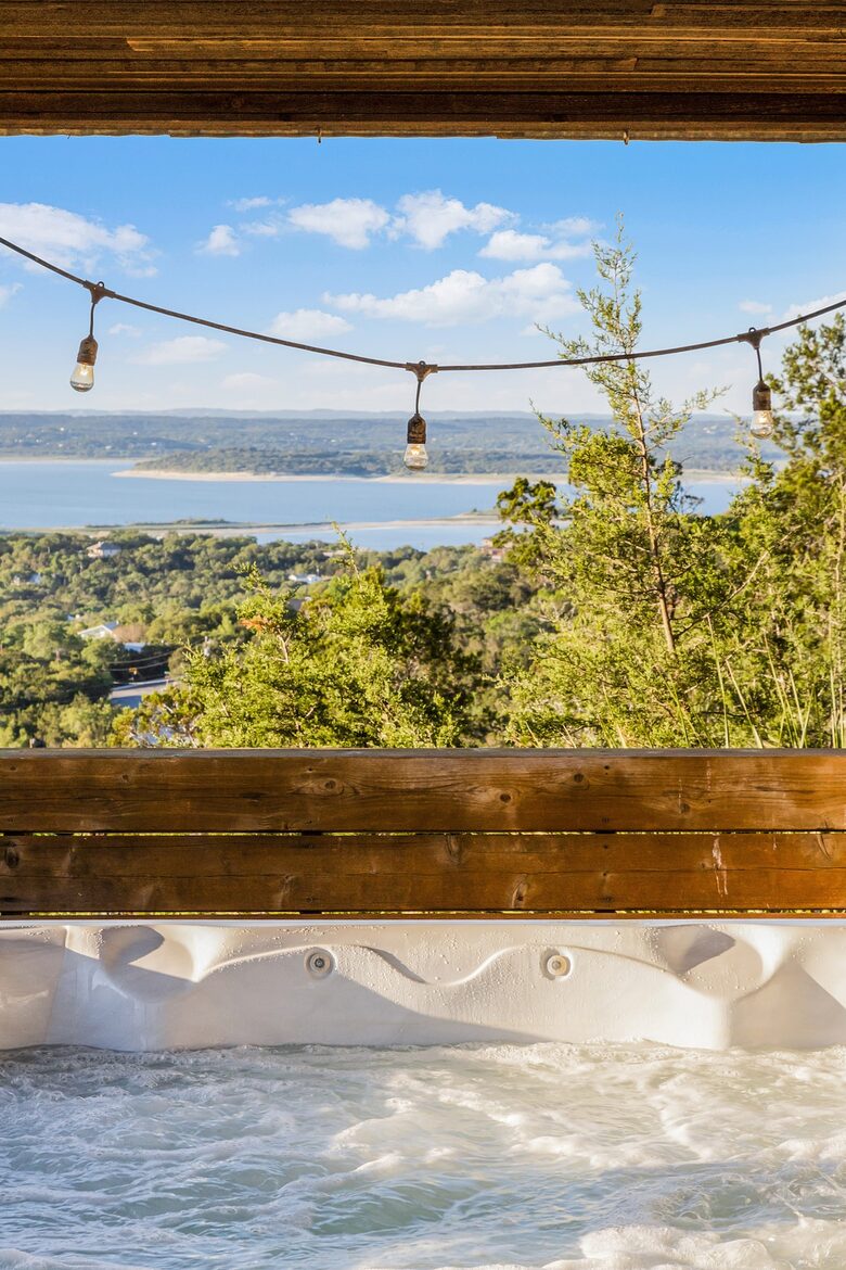 Canyon Lake Escape with Captivating Views - Canyon Lake, Texas