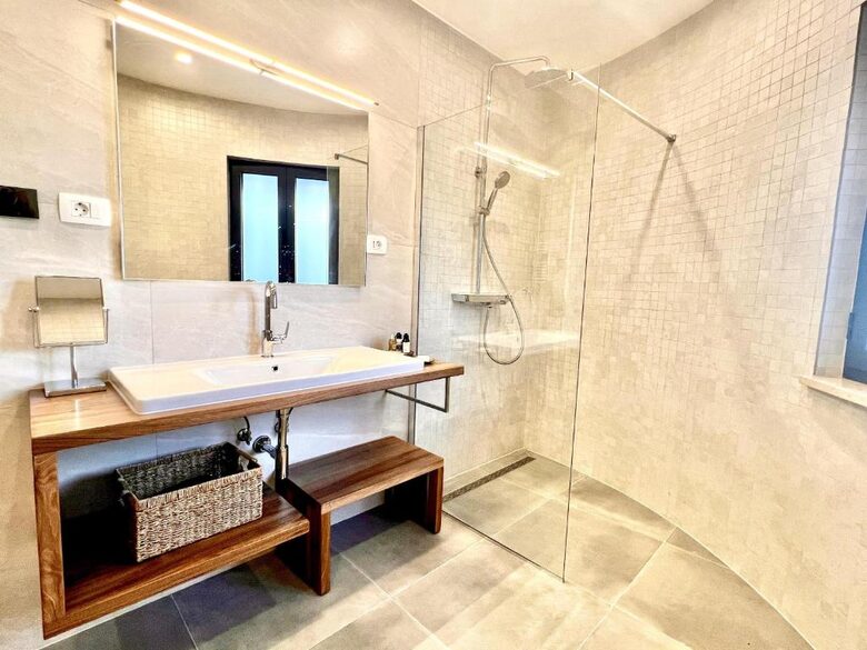 Luxury Coastal Villa with Heated Pool & Rooftop Spa - Opatija, Croatia