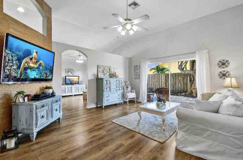 Coastal Charm Just Minutes from Jupiter Beach - Jupiter, Florida