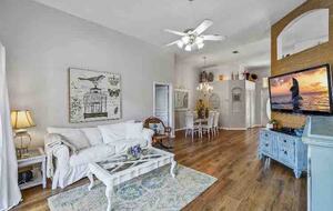 Coastal Charm Just Minutes from Jupiter Beach - Jupiter, Florida