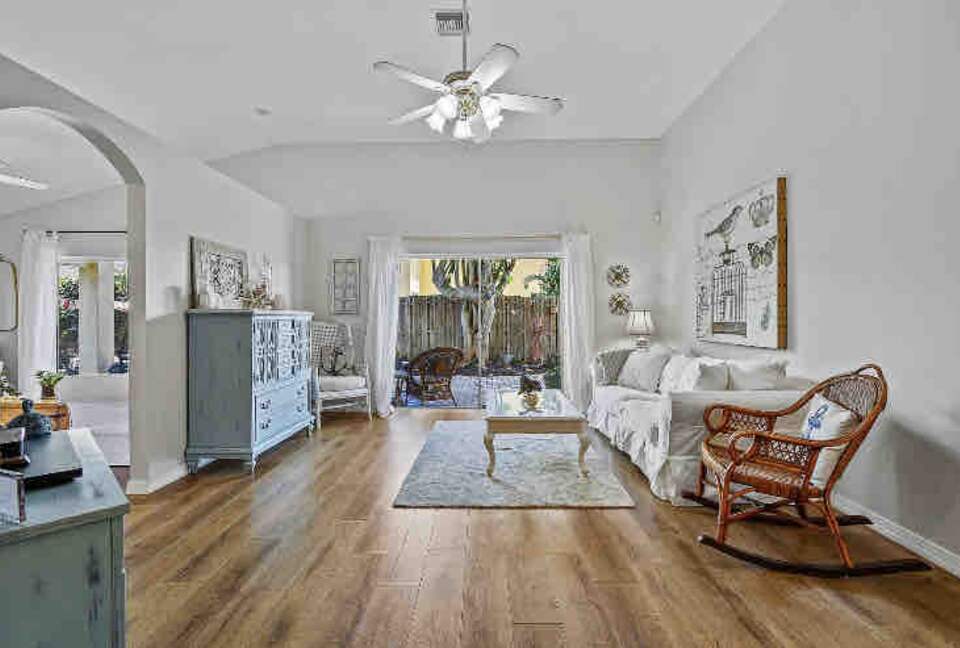 Coastal Charm Just Minutes from Jupiter Beach - Jupiter, Florida