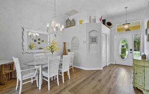 Coastal Charm Just Minutes from Jupiter Beach - Jupiter, Florida