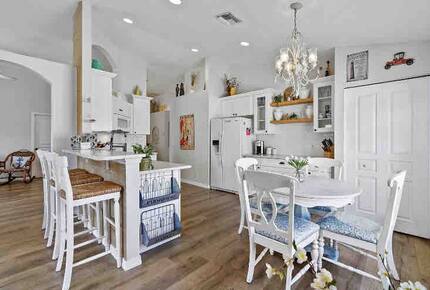 Coastal Charm Just Minutes from Jupiter Beach - Jupiter, Florida