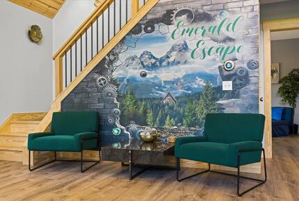 Elegant Escape with Hot Tub, Game Lounge & Theater - Massanutten, Virginia