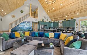 Elegant Escape with Hot Tub, Game Lounge & Theater - Massanutten, Virginia