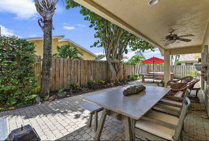 Coastal Charm Just Minutes from Jupiter Beach - Jupiter, Florida