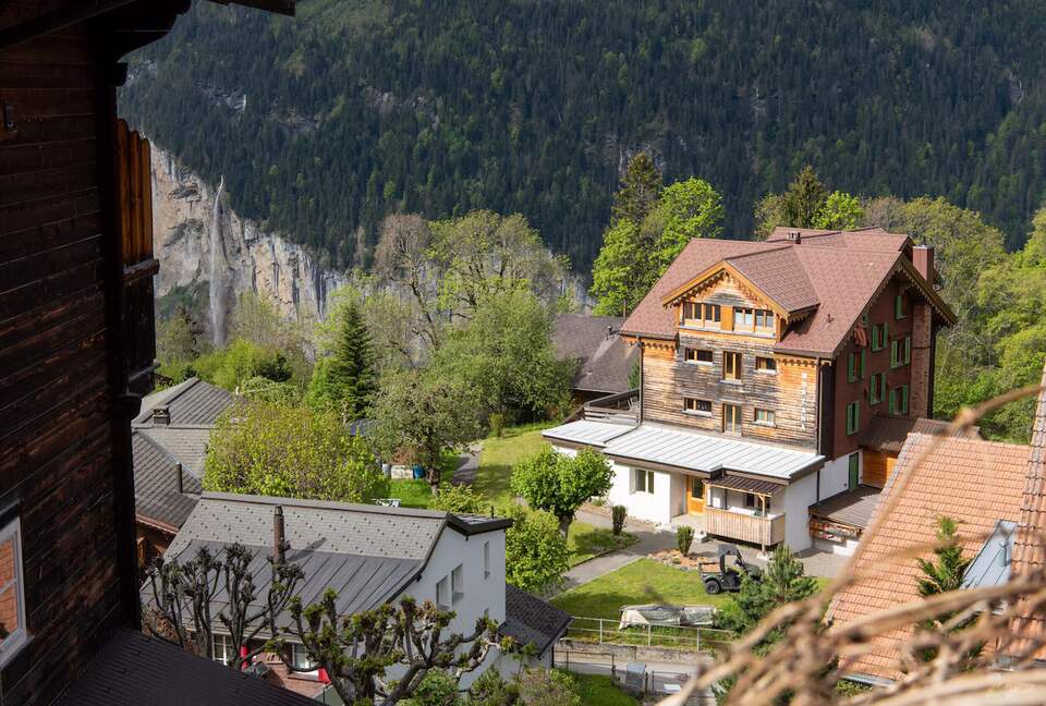 A Sophisticated Mountain Retreat in Wengen - Wengen, Switzerland