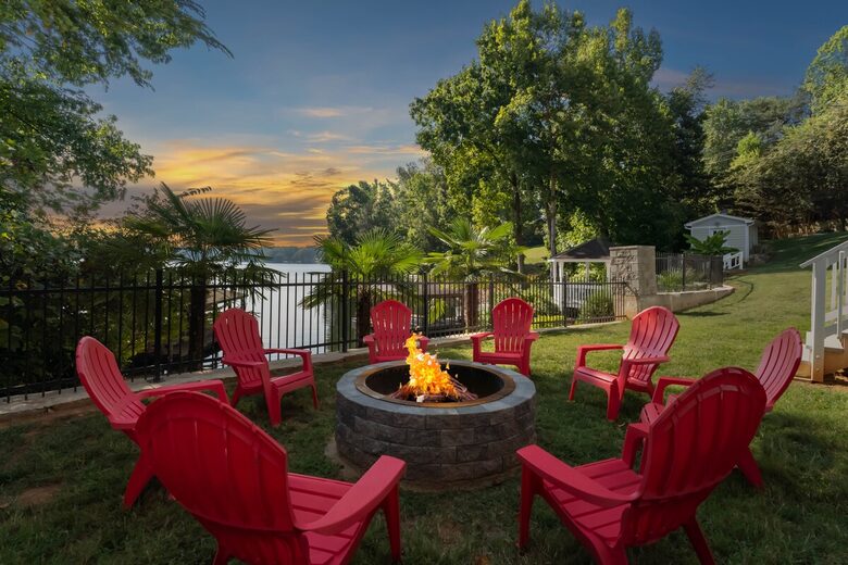 Expansive Lakefront Retreat with Private Beach and Dock - Mooresville, North Carolina