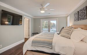 Expansive Lakefront Retreat with Private Beach and Dock - Mooresville, North Carolina