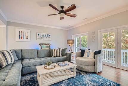 Expansive Lakefront Retreat with Private Beach and Dock - Mooresville, North Carolina