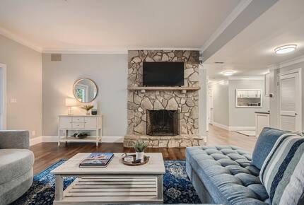 Expansive Lakefront Retreat with Private Beach and Dock - Mooresville, North Carolina