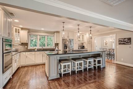 Expansive Lakefront Retreat with Private Beach and Dock - Mooresville, North Carolina