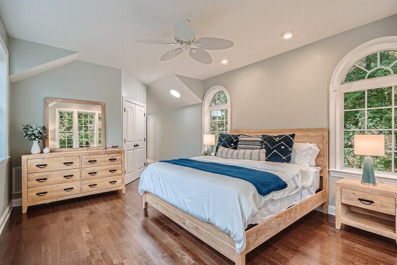 Expansive Lakefront Retreat with Private Beach and Dock - Mooresville, North Carolina