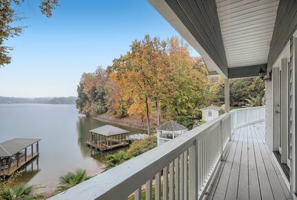Expansive Lakefront Retreat with Private Beach and Dock - Mooresville, North Carolina