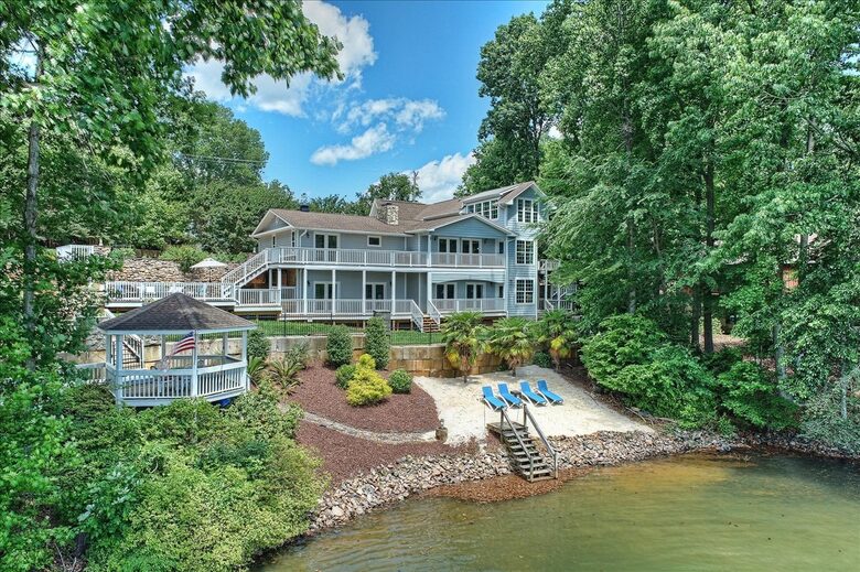 Expansive Lakefront Retreat with Private Beach and Dock - Mooresville, North Carolina