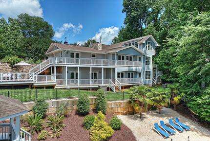 Expansive Lakefront Retreat with Private Beach and Dock - Mooresville, North Carolina