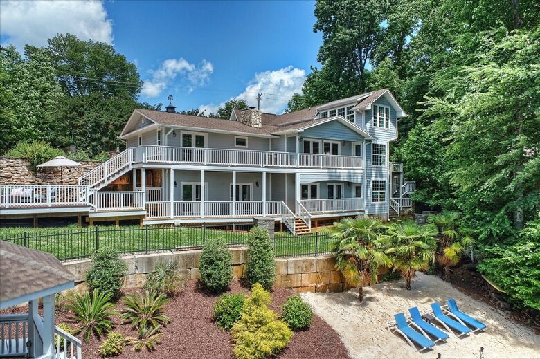 Expansive Lakefront Retreat with Private Beach and Dock - Mooresville, North Carolina