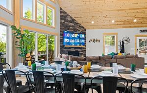 Elegant Escape with Hot Tub, Game Lounge & Theater - Massanutten, Virginia