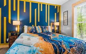 Elegant Escape with Hot Tub, Game Lounge & Theater - Massanutten, Virginia