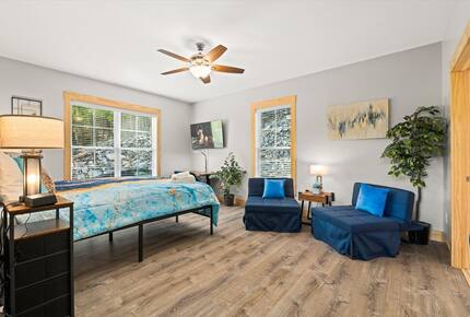 Elegant Escape with Hot Tub, Game Lounge & Theater - Massanutten, Virginia