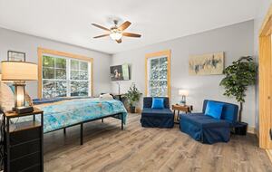 Elegant Escape with Hot Tub, Game Lounge & Theater - Massanutten, Virginia