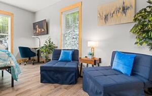 Elegant Escape with Hot Tub, Game Lounge & Theater - Massanutten, Virginia