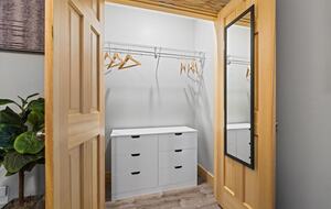 Elegant Escape with Hot Tub, Game Lounge & Theater - Massanutten, Virginia