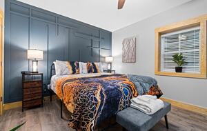 Elegant Escape with Hot Tub, Game Lounge & Theater - Massanutten, Virginia