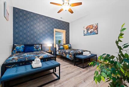 Elegant Escape with Hot Tub, Game Lounge & Theater - Massanutten, Virginia