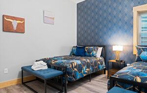 Elegant Escape with Hot Tub, Game Lounge & Theater - Massanutten, Virginia