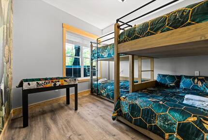 Elegant Escape with Hot Tub, Game Lounge & Theater - Massanutten, Virginia