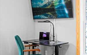 Elegant Escape with Hot Tub, Game Lounge & Theater - Massanutten, Virginia