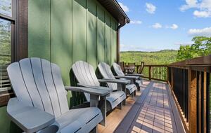 Elegant Escape with Hot Tub, Game Lounge & Theater - Massanutten, Virginia