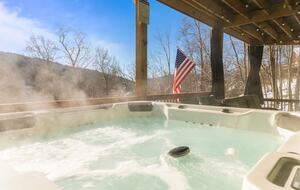 Elegant Escape with Hot Tub, Game Lounge & Theater - Massanutten, Virginia
