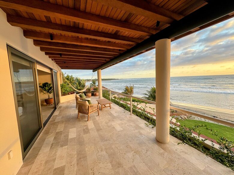 Surfside Elegance on Playa La Saladita - La Saladita, Mexico