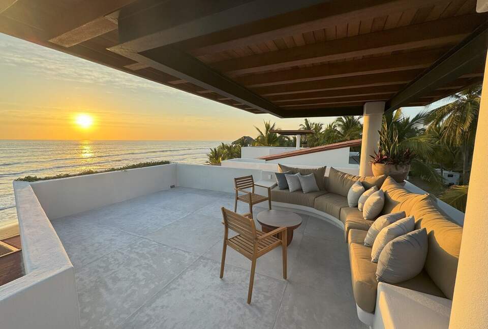 Surfside Elegance on Playa La Saladita - La Saladita, Mexico