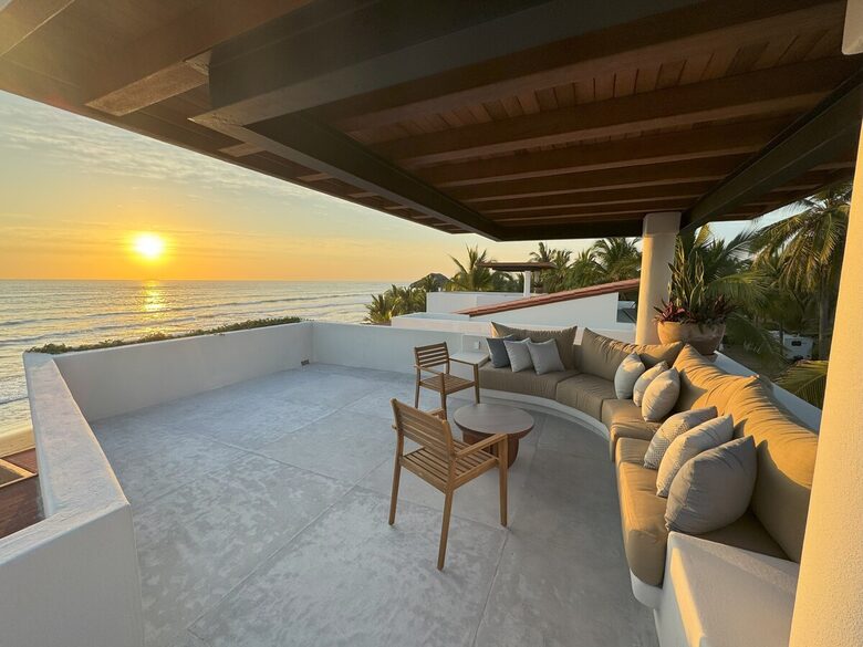 Surfside Elegance on Playa La Saladita - La Saladita, Mexico