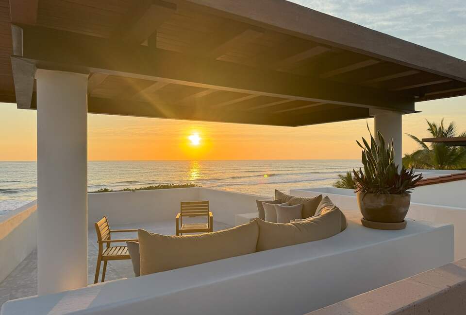Surfside Elegance on Playa La Saladita - La Saladita, Mexico