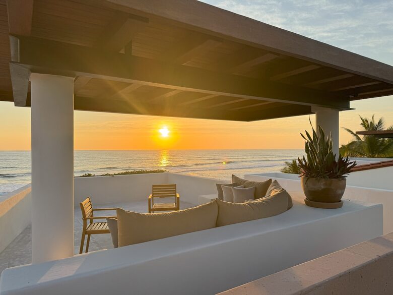Surfside Elegance on Playa La Saladita - La Saladita, Mexico